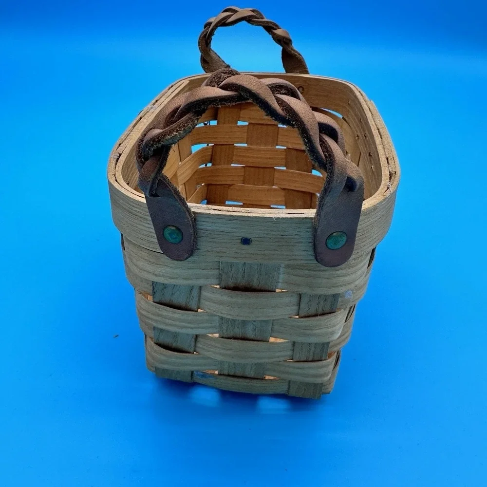 Peterboro Basket Co Medium Basket Braided Leather‎ Handles